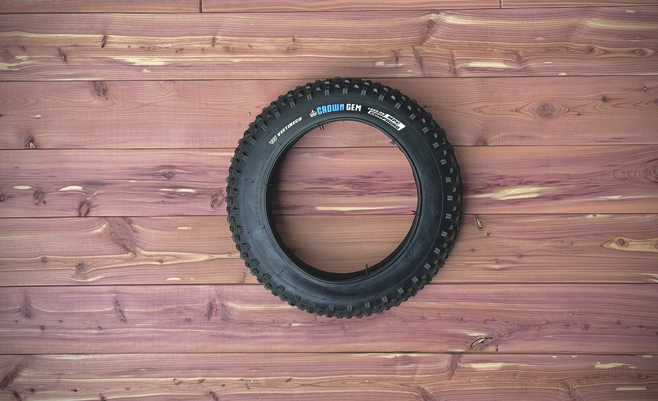 VEE TIRE CROWN GEM 12 X 2.25 Black