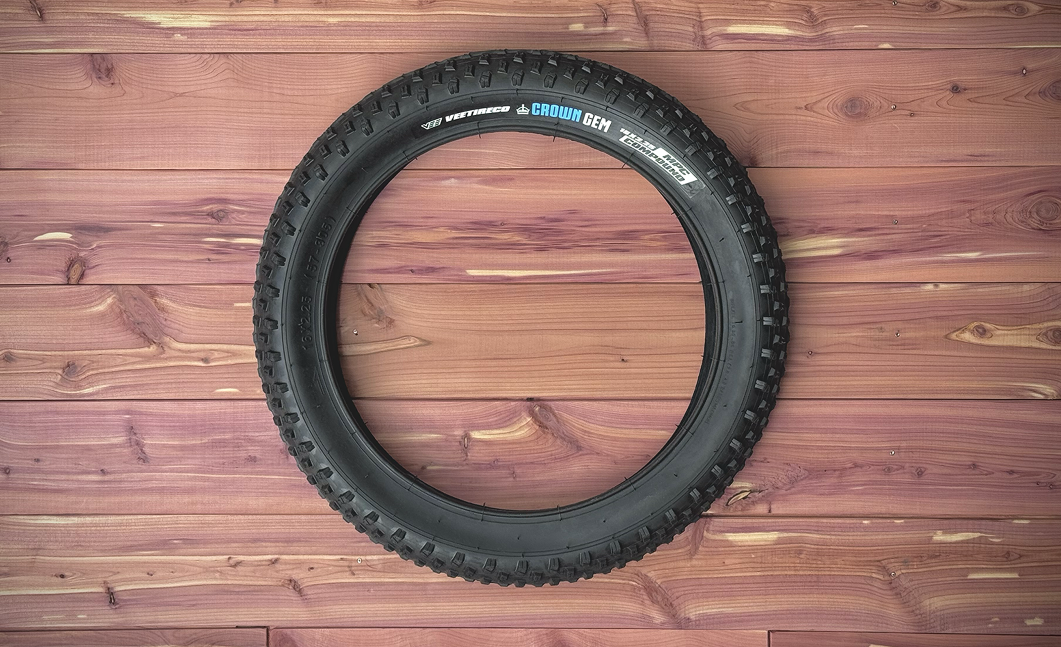 VEE TIRE CROWN GEM 16 x 2.25
